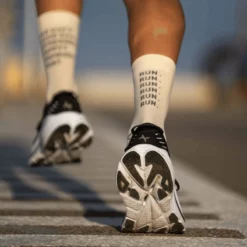 Calcetines Sporcks Just Run Crema Gris -Ciclismo Comercio calcetines sporcks just run crema gris 2