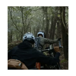 Casco POC Axion Negro Azul Eléctrico Metalizado Mate -Ciclismo Comercio casco poc axion negro azul electrico metalizado mate 6